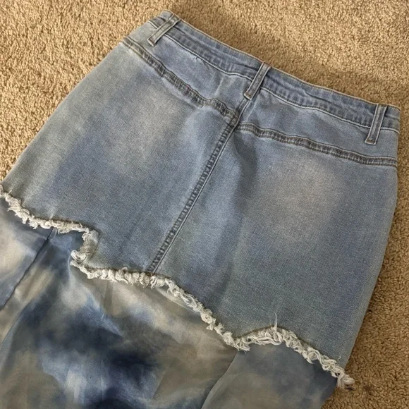 AKIRA Light Blue Denim Skirt - Picture 4 of 8